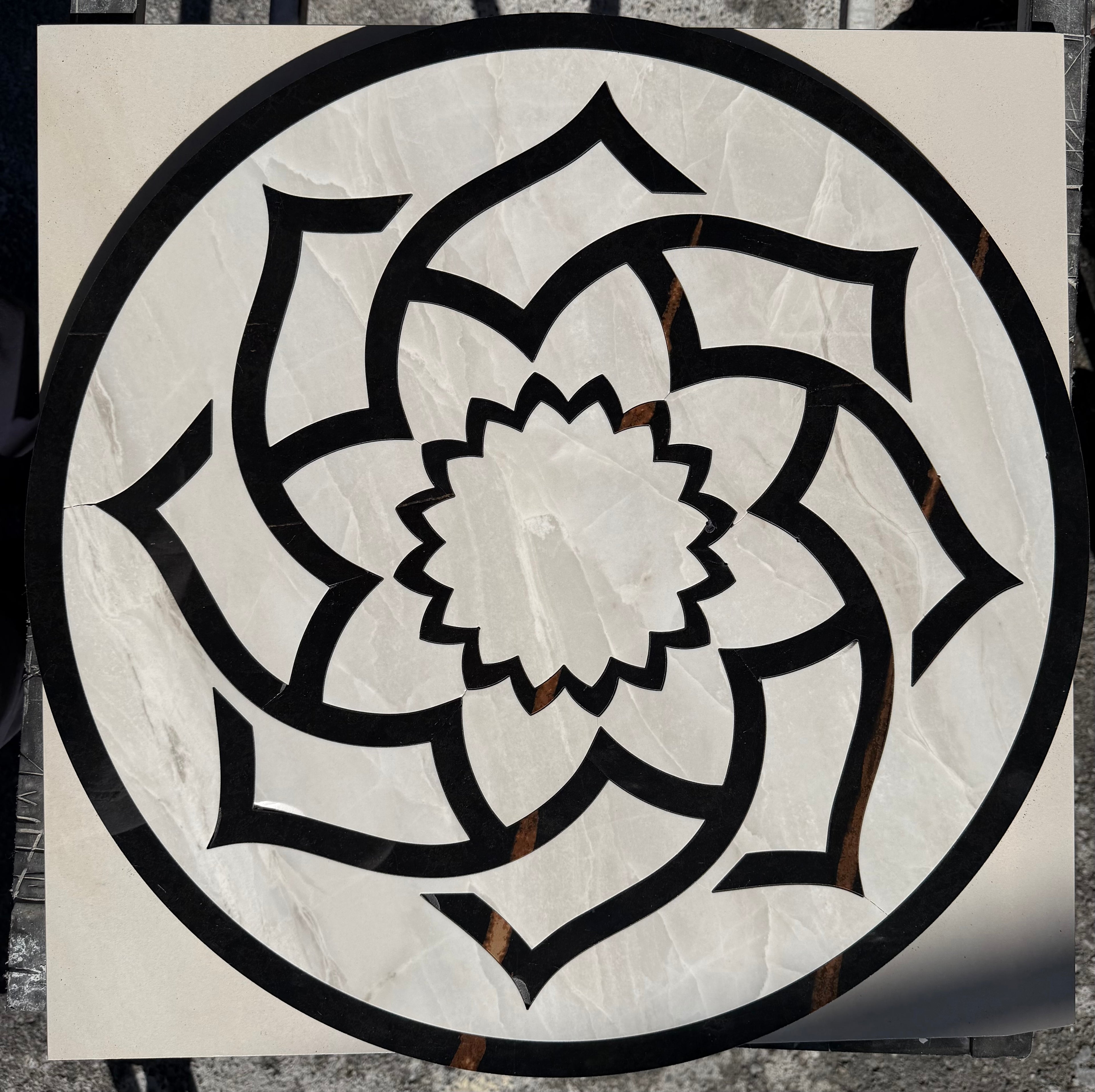 Luxury Porcelain Entryway Medallion